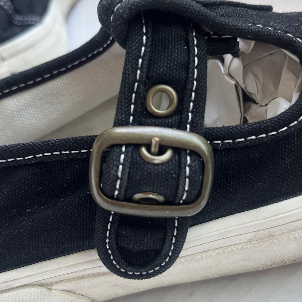 Vans Black Canvas Mary Jane Platform Sneakers with White Sole - Picture 6 of 10